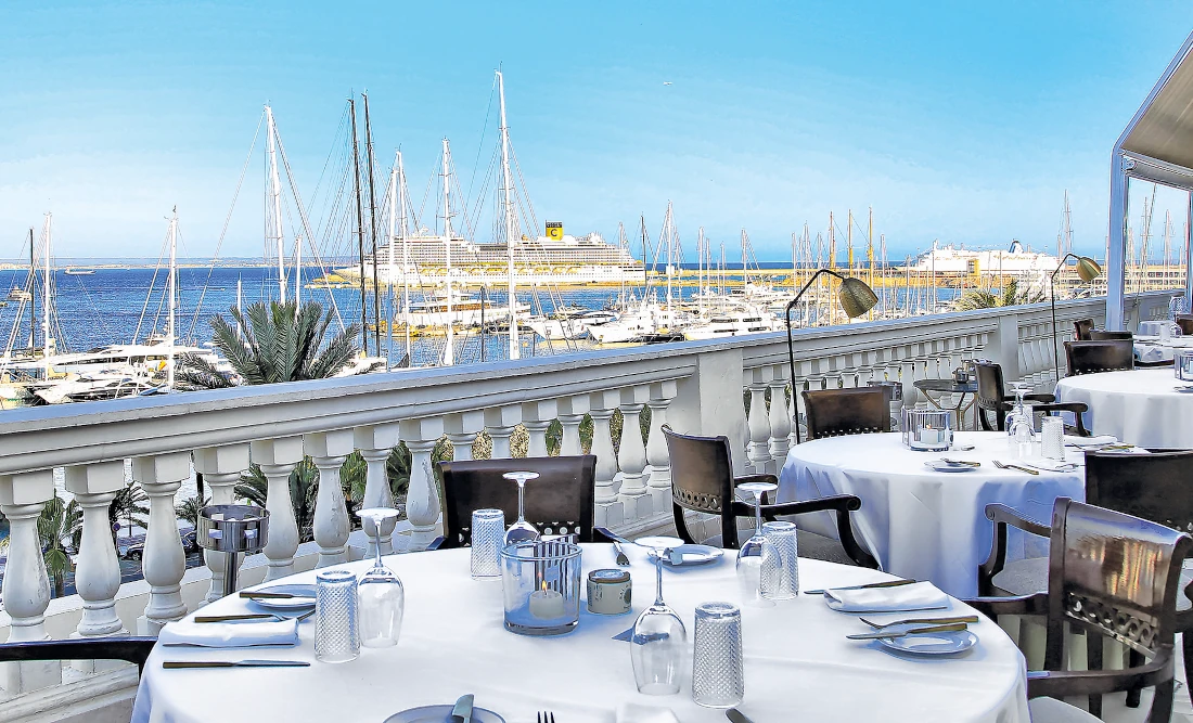 Bahía Mediterráneo restaurant
