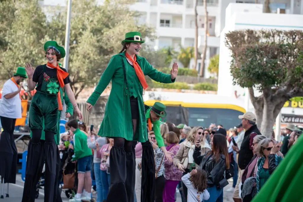 Saint Patrick anima las calles de Santa Ponça