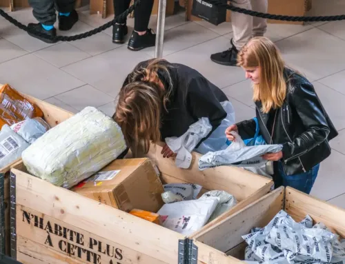 King Colis llega a Mallorca con su tienda efímera de paquetes sorpresa en Porto Pi