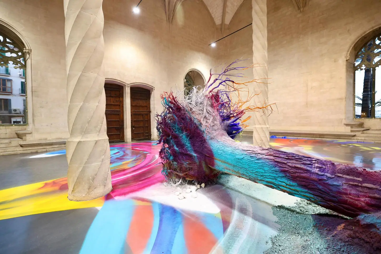 exposición «Arrels», de Katharina Grosse